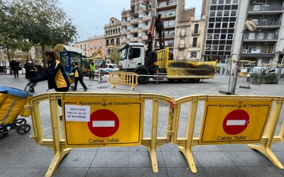 El trànsit rodat queda tallat al Passeig fins dimecres | Roger Benet